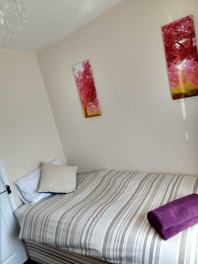 Rowe Gardens - Self Catering - Guesthouse Style - Comfortable Twin Or Double Rooms - Quiet Residential Area Workington Zewnętrze zdjęcie