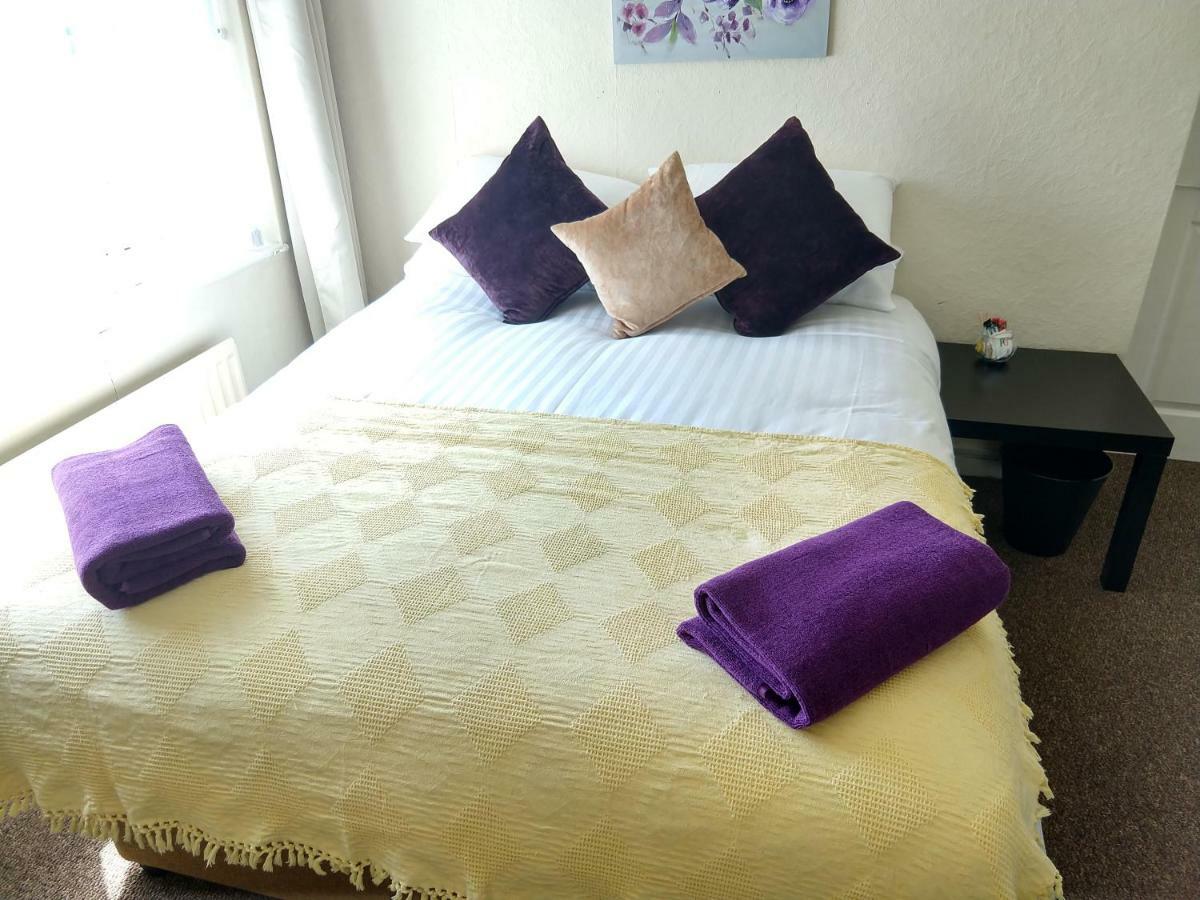 Rowe Gardens - Self Catering - Guesthouse Style - Comfortable Twin Or Double Rooms - Quiet Residential Area Workington Zewnętrze zdjęcie