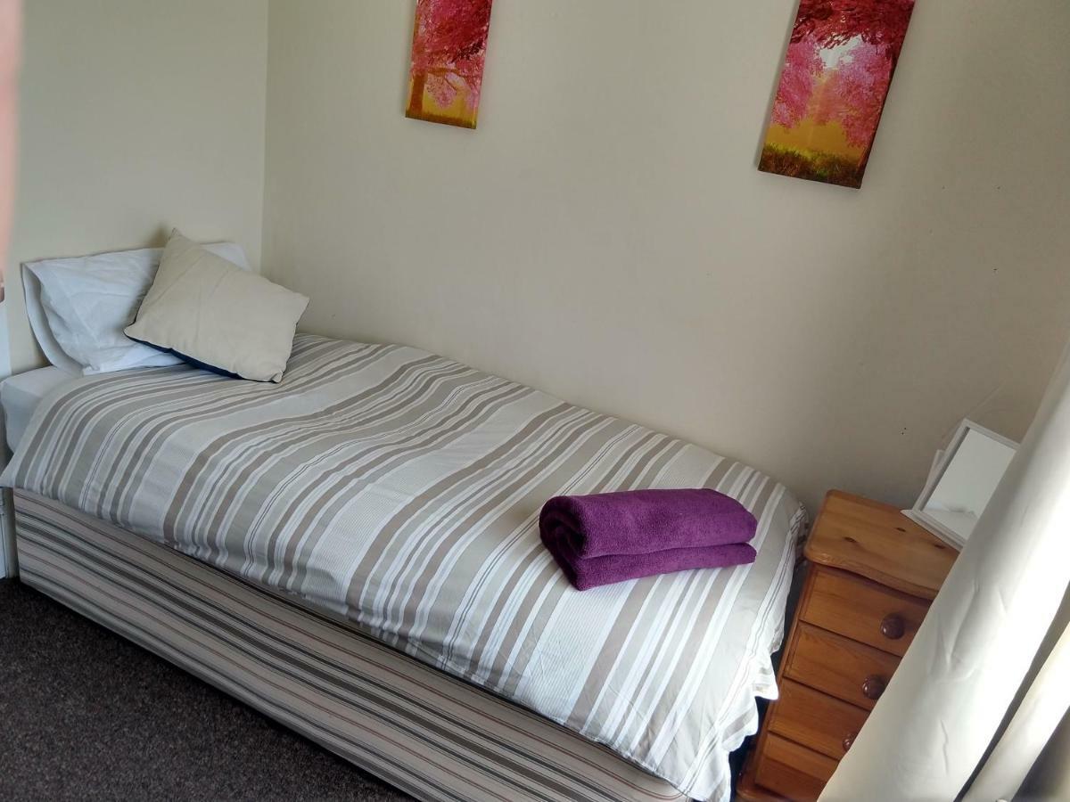 Rowe Gardens - Self Catering - Guesthouse Style - Comfortable Twin Or Double Rooms - Quiet Residential Area Workington Zewnętrze zdjęcie
