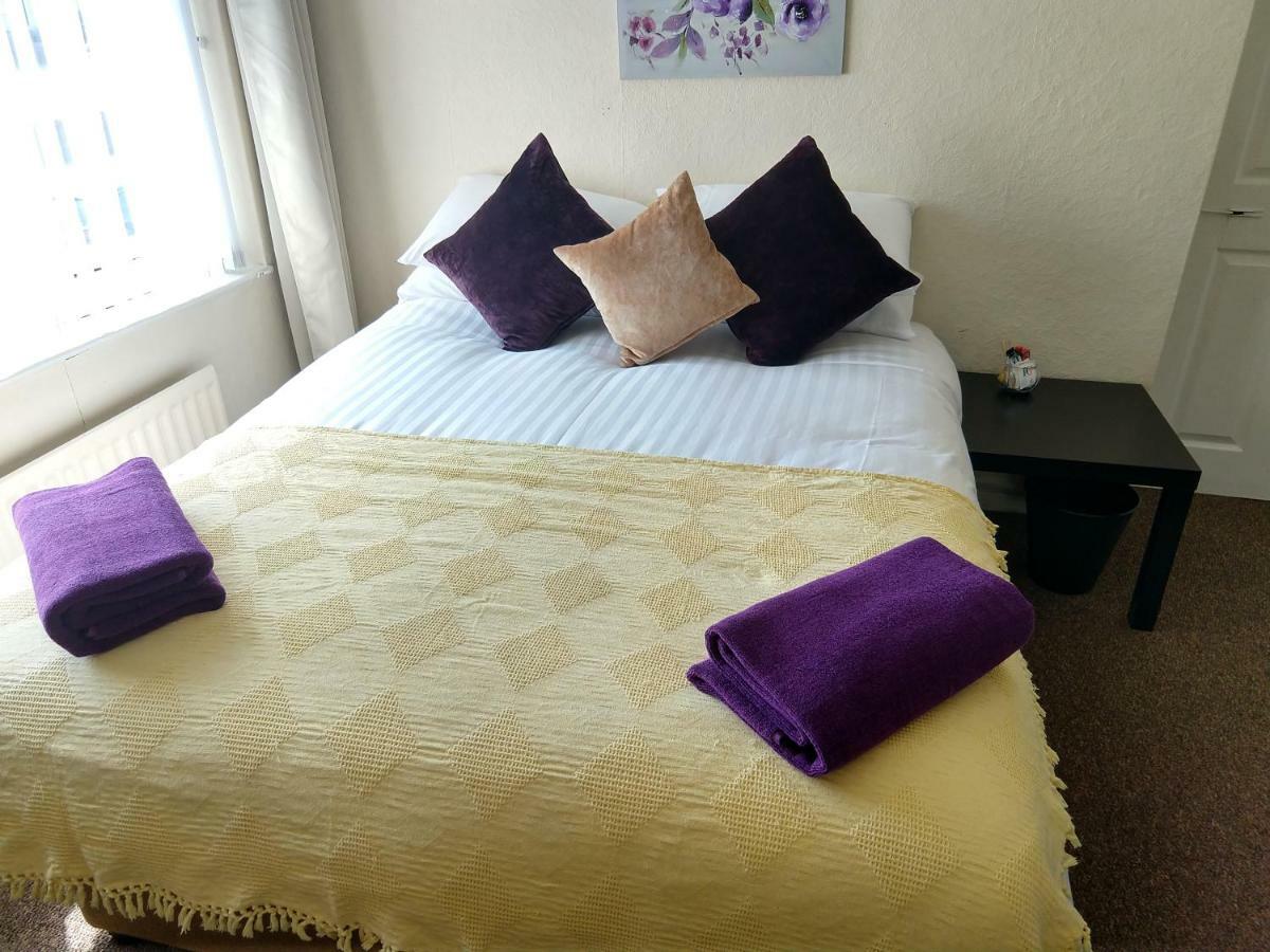 Rowe Gardens - Self Catering - Guesthouse Style - Comfortable Twin Or Double Rooms - Quiet Residential Area Workington Zewnętrze zdjęcie